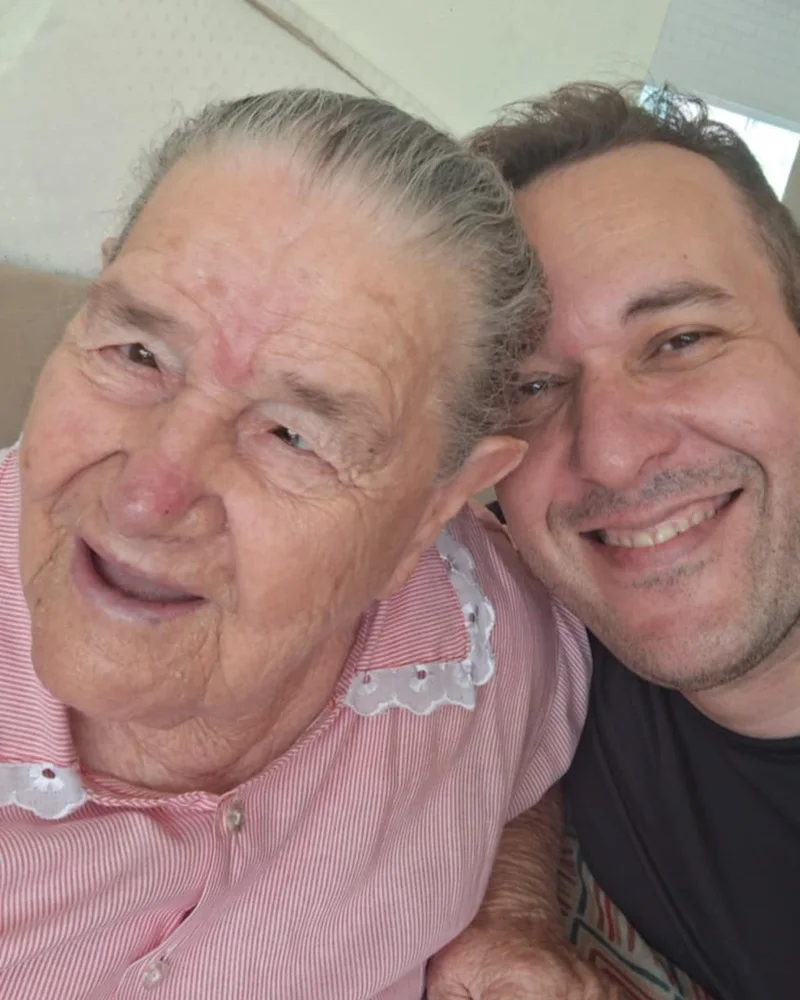 João José de Andrade Neto with his grandmother, Mafalda Miotto Terra.