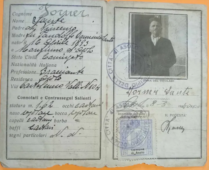 Carta d’identità of Sante Forner, Comune di Asolo, 8 March 1940. Parentage: di Vincenzo, fu Pandolfo Domenica Santa, meaning his father was alive and his mother already dead.