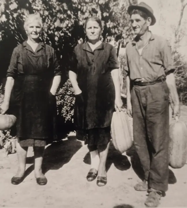Three of Fausto Miotto’s siblings: Maria Luigia in the centre, Veronica on the right, and Vittorio.