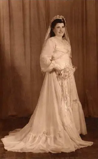 Josefina in her wedding dress, at her marriage to Nicolás Viglione.